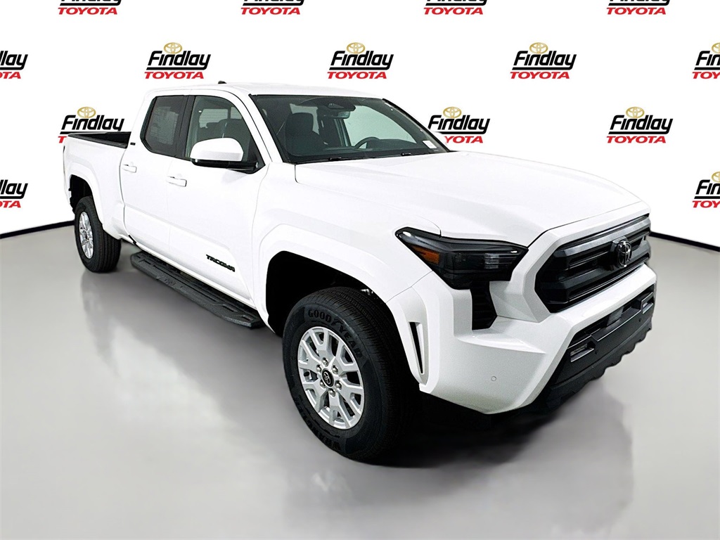 2025 Toyota Tacoma SR5's photo