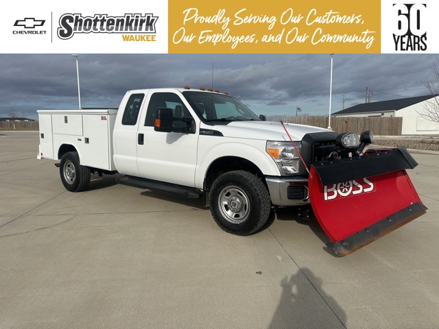 2015 Ford F-350 Super Duty Chassis Cab XL