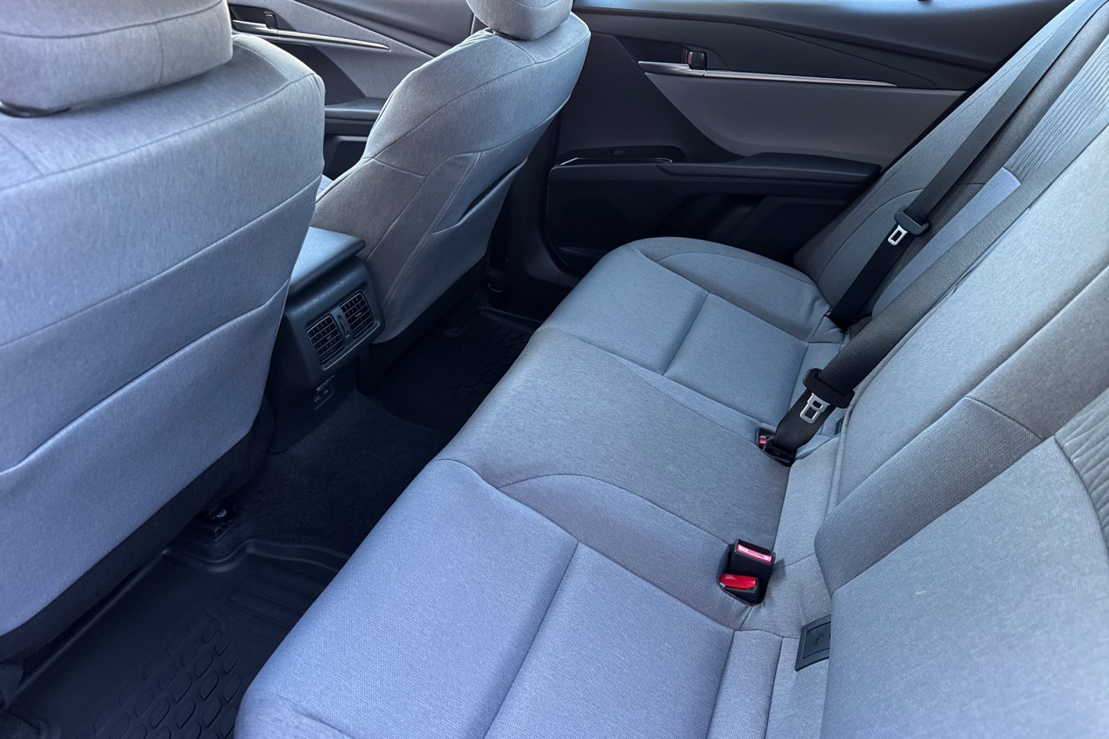 2025 Toyota Camry LE photo 12