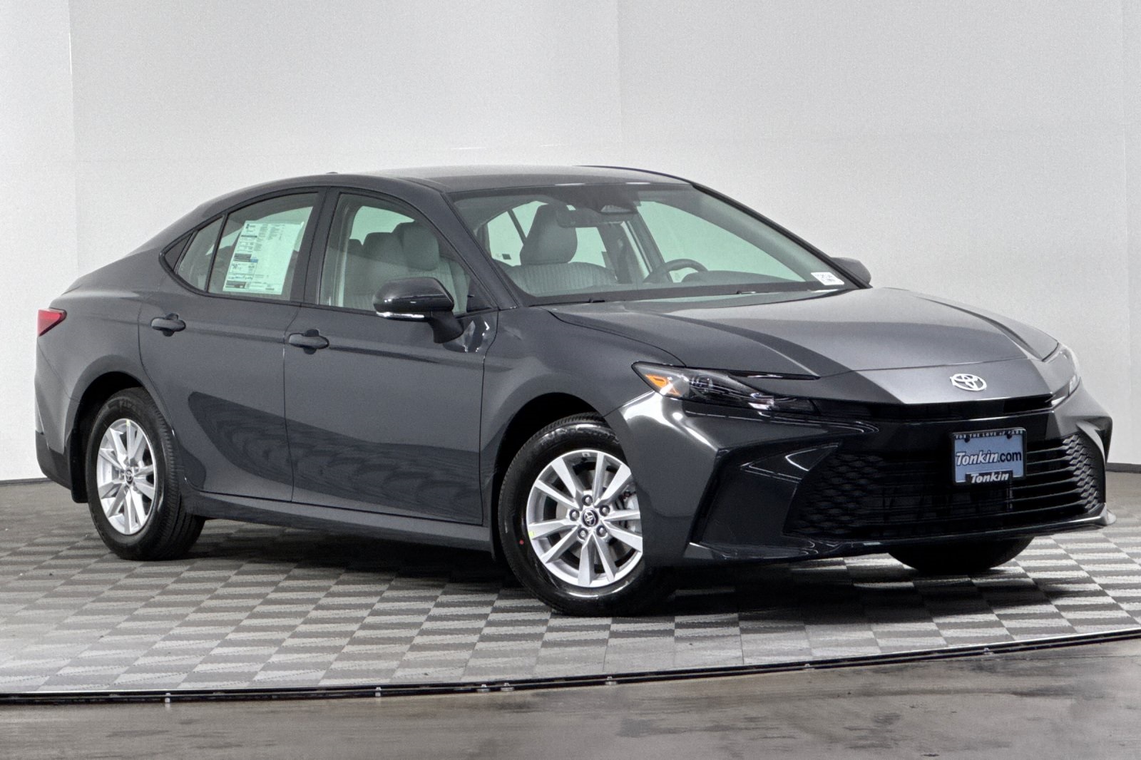 2025 Toyota Camry LE photo 2