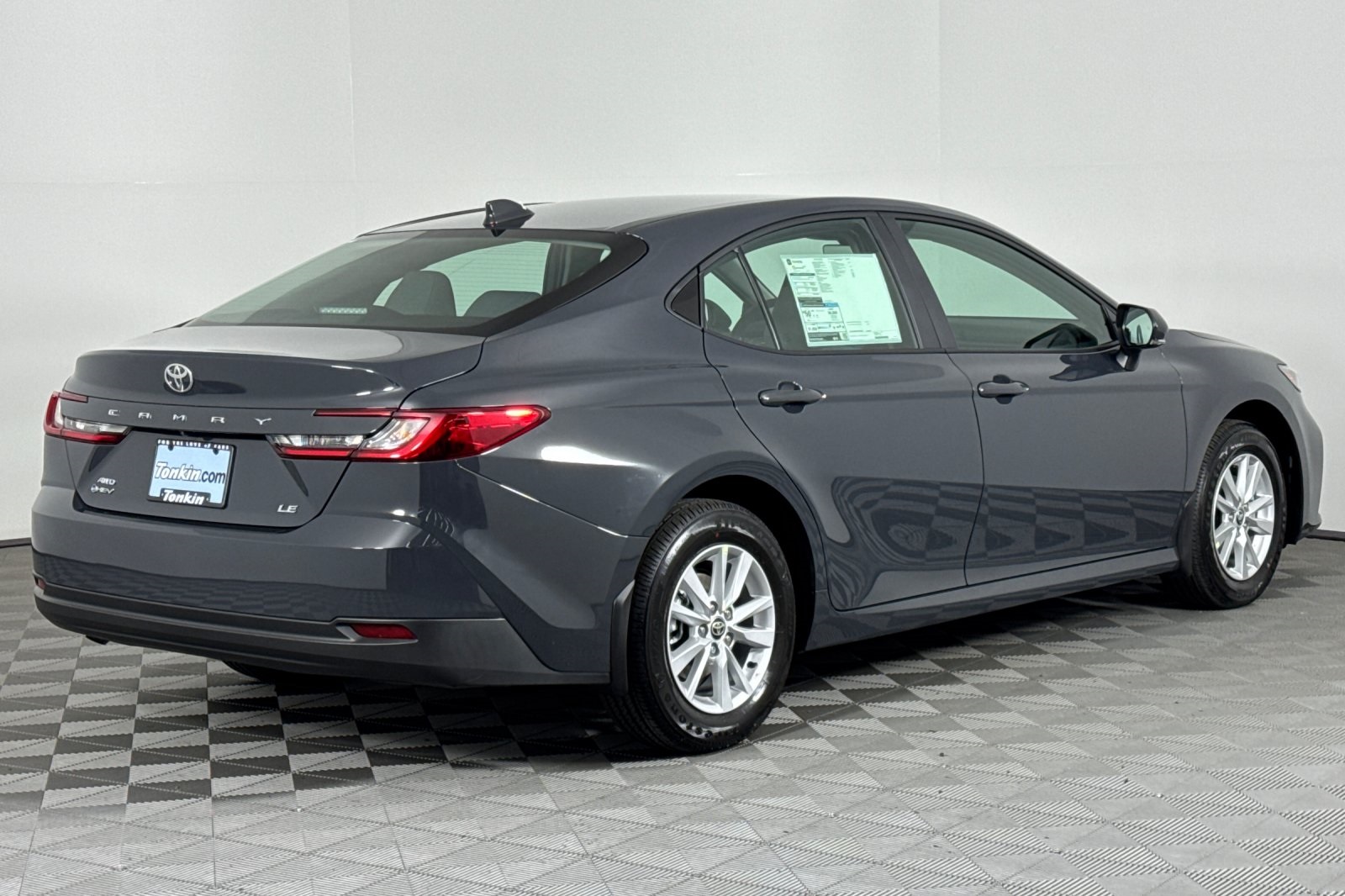 2025 Toyota Camry LE photo 4