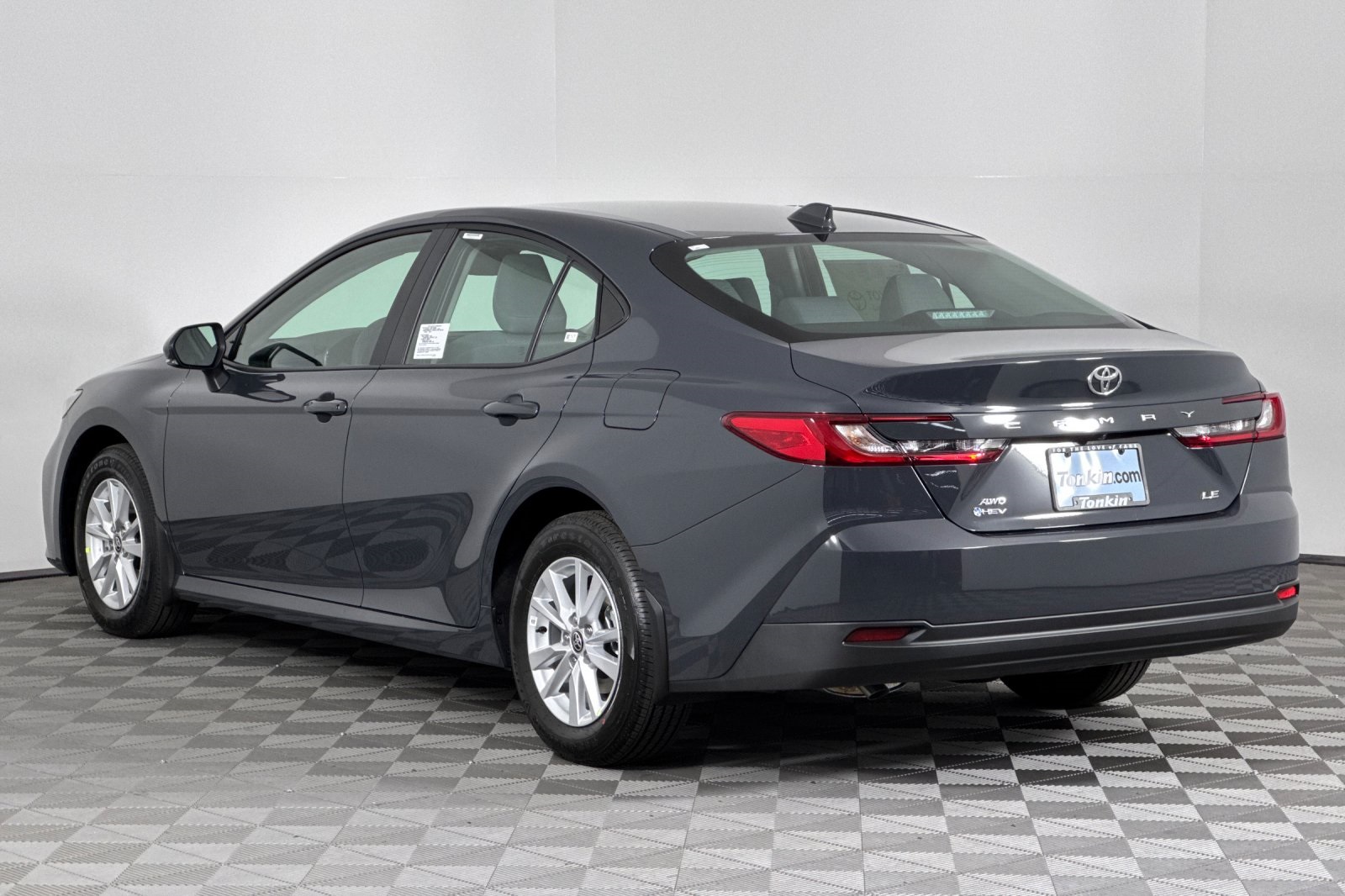 2025 Toyota Camry LE photo 6
