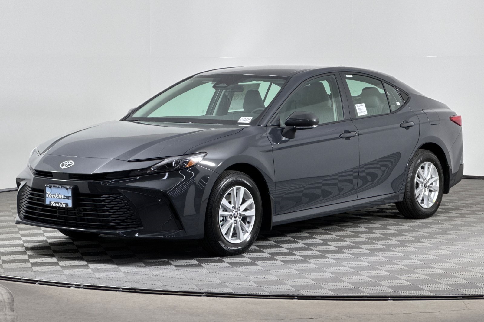 2025 Toyota Camry LE photo 8
