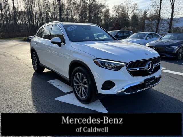 2025 Mercedes-Benz GLC Base's photo