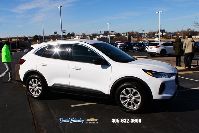 used 2023 Ford Escape car, priced at $22,716