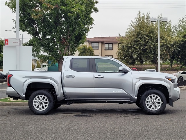 2025 Toyota Tacoma SR5 Double Cab photo 4