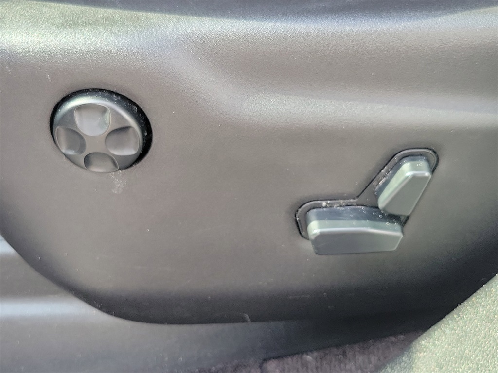 used 2015 Jeep Grand Cherokee car, priced at $30,998