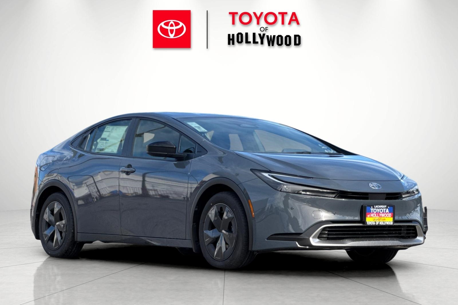 2026 Toyota Prius SE's photo