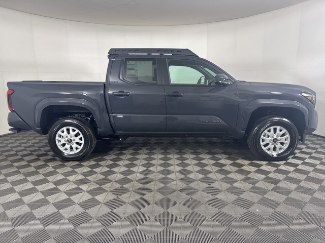 2025 Toyota Tacoma SR5 Double Cab photo 2