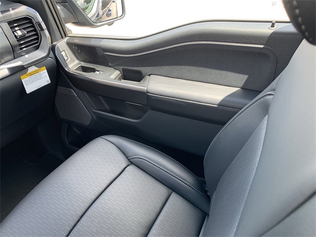 2025 Antimatter Blue Metallic Ford F-150 Lariat 4X4 Truck