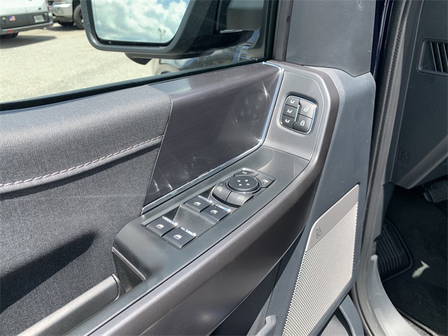 2025 Antimatter Blue Metallic Ford F-150 Lariat 4X4 Truck