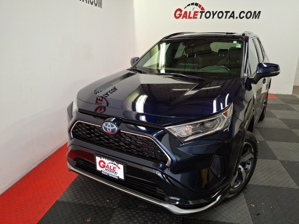 Used 2021 Toyota RAV4 SE with VIN JTMAB3FV6MD008797 for sale in Kansas City