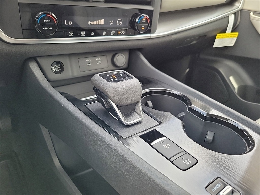 2025 White Pearl Nissan Rogue SV FWD SUV