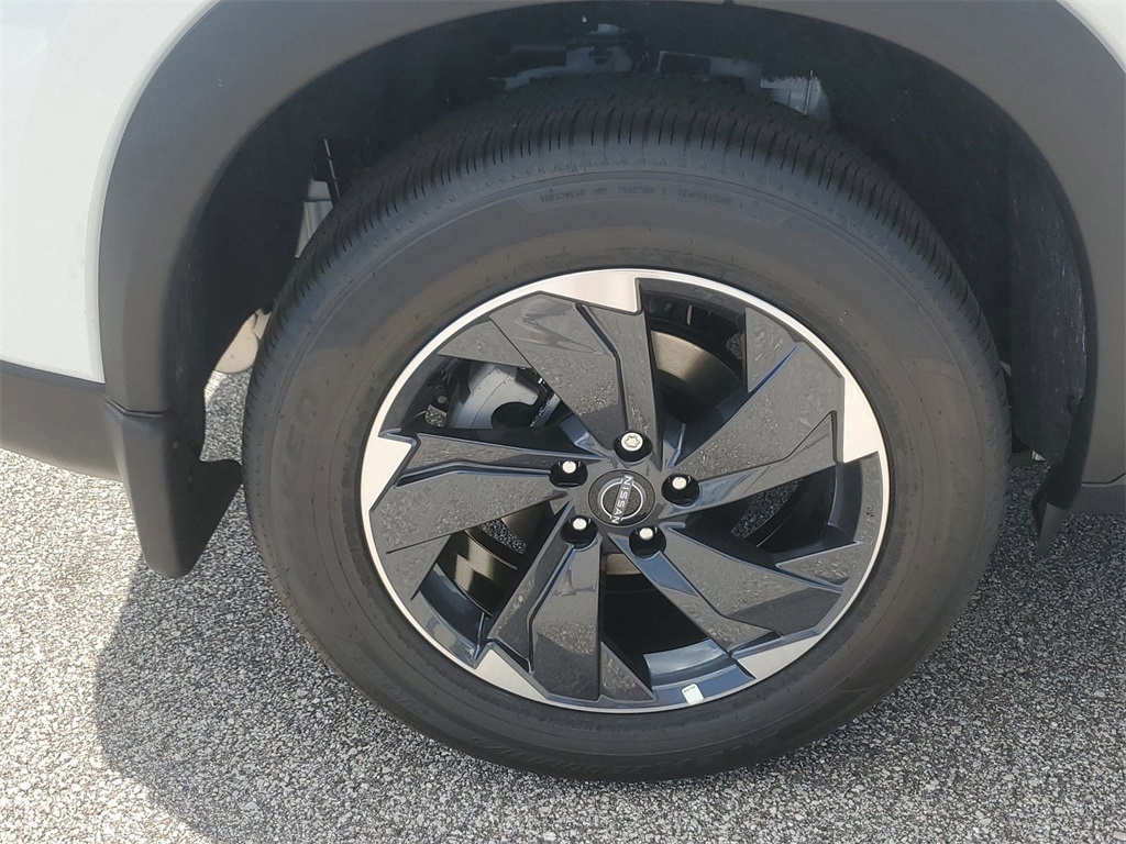 2025 White Pearl Nissan Rogue SV FWD SUV