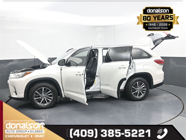 used 2018 Toyota Highlander car, priced at $20,978