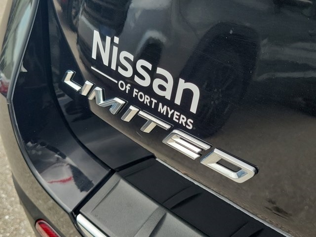 2022 Black Metallic Ford Explorer Limited RWD SUV
