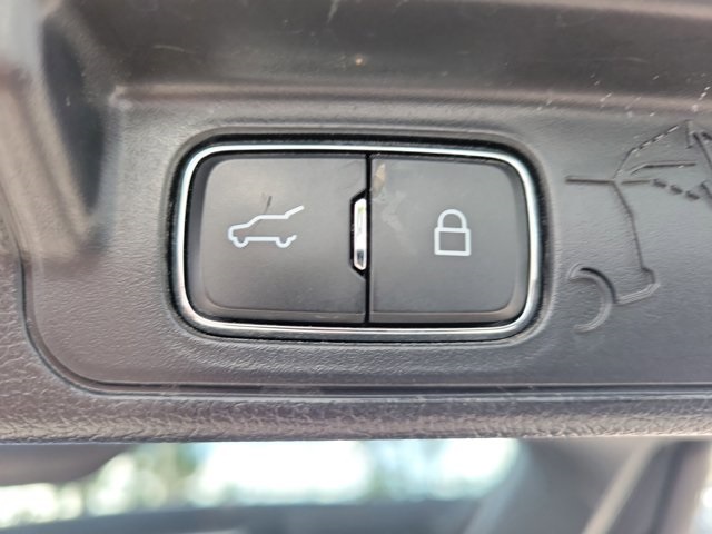 2022 Black Metallic Ford Explorer Limited RWD SUV