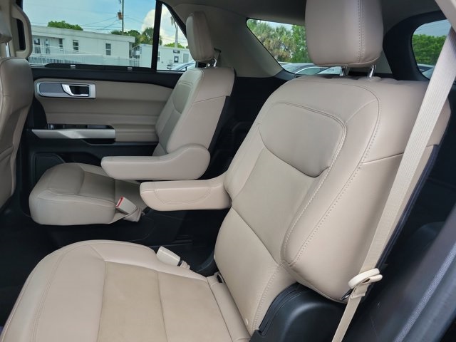 2022 Black Metallic Ford Explorer Limited RWD SUV