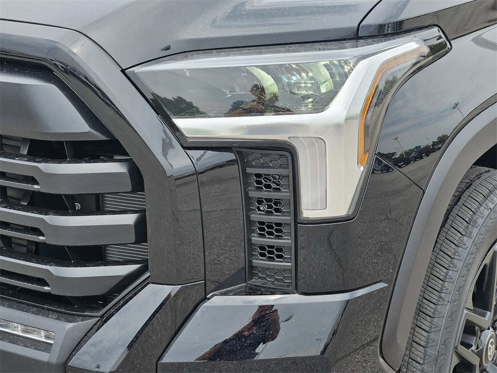 2026 Toyota Tundra SR5 CrewMax photo 5