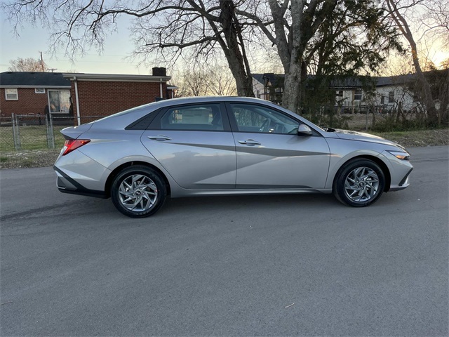 new 2026 Hyundai Elantra Hybrid car, priced at $26,590