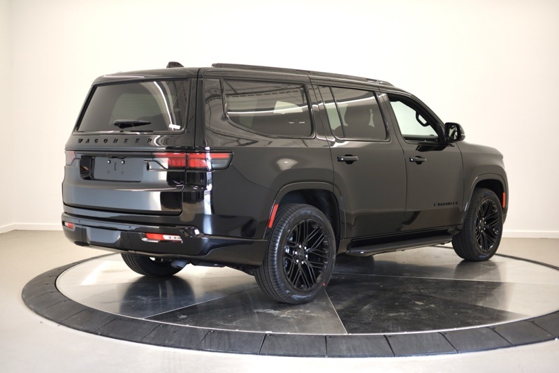 2025 Jeep Wagoneer Series II photo 2