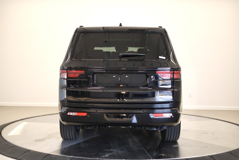2025 Jeep Wagoneer Series II photo 3