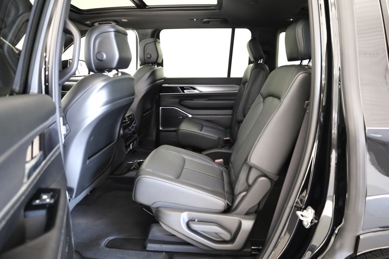 2025 Jeep Wagoneer Series II photo 37