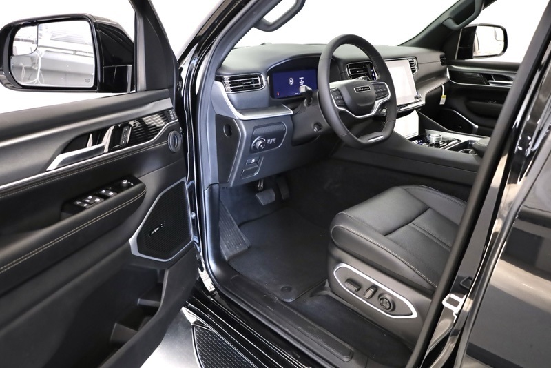 2025 Jeep Wagoneer Series II photo 8