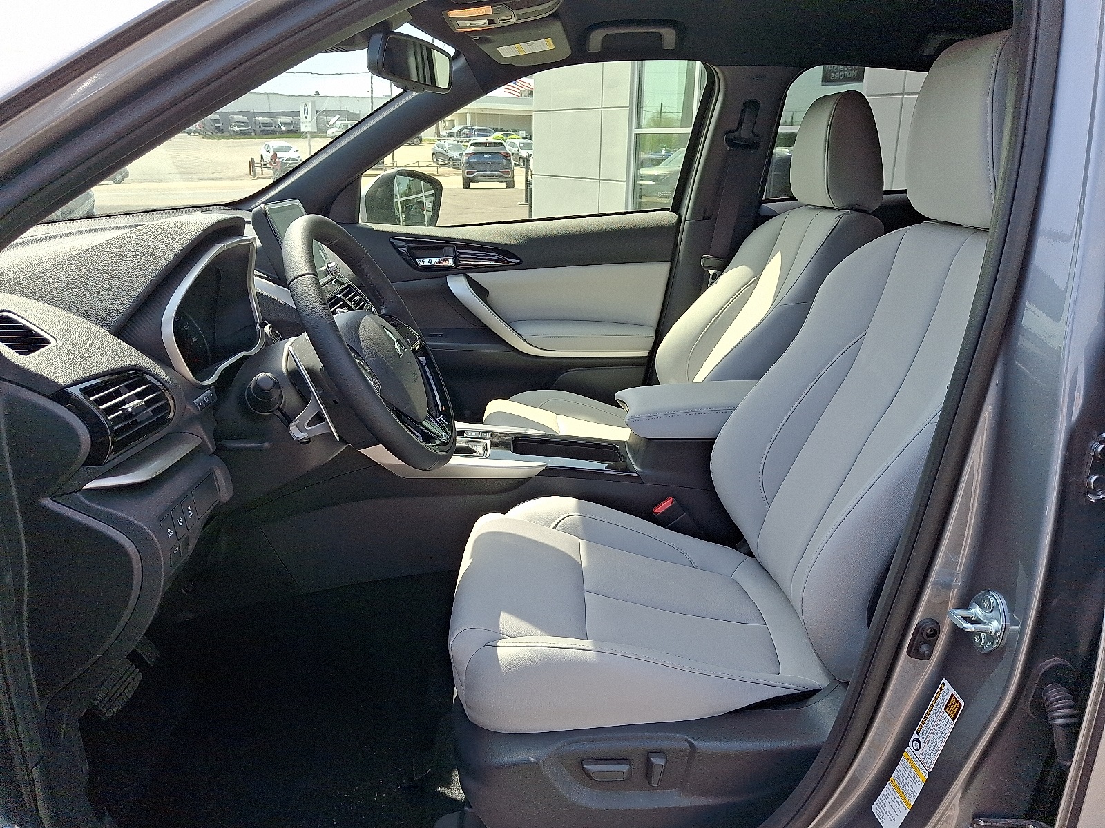 2025 Mitsubishi Eclipse Cross SEL photo 12