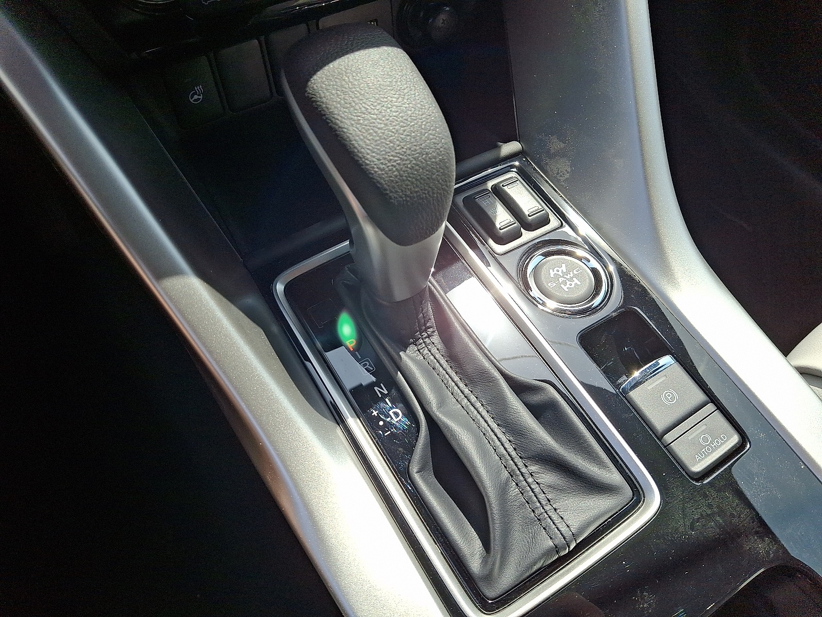 2025 Mitsubishi Eclipse Cross SEL photo 13
