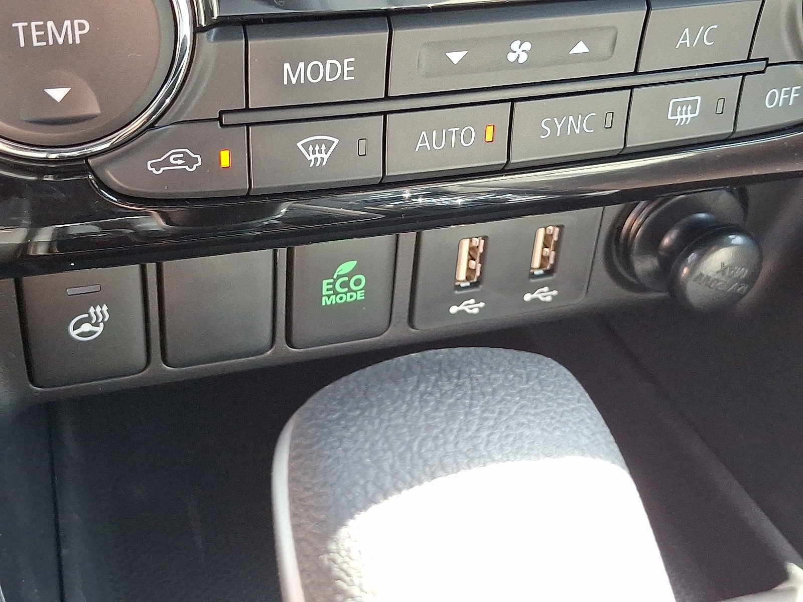 2025 Mitsubishi Eclipse Cross SEL photo 21