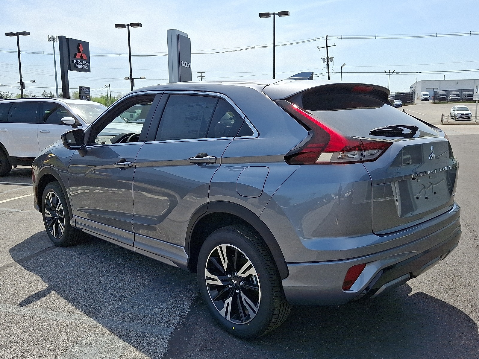 2025 Mitsubishi Eclipse Cross SEL photo 4