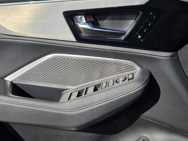 used 2023 Acura MDX car, priced at $34,900