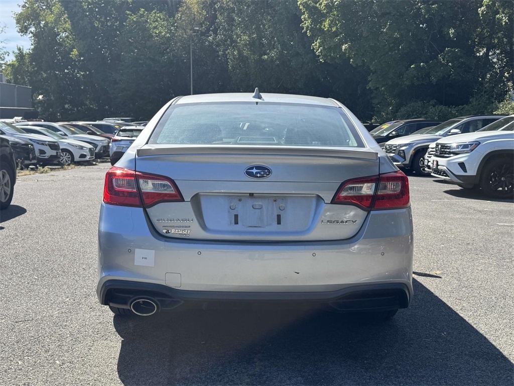 2018 Subaru Legacy 2.5i photo 3