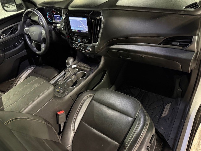 used 2021 Chevrolet Traverse car, priced at $29,417