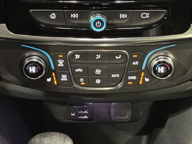 used 2021 Chevrolet Traverse car, priced at $29,417