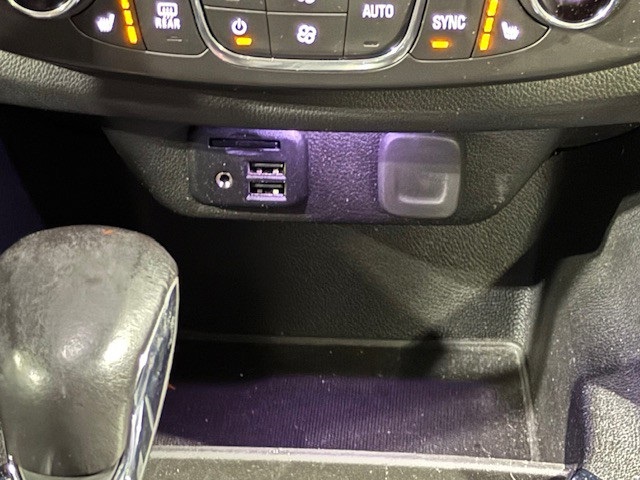 used 2021 Chevrolet Traverse car, priced at $29,417