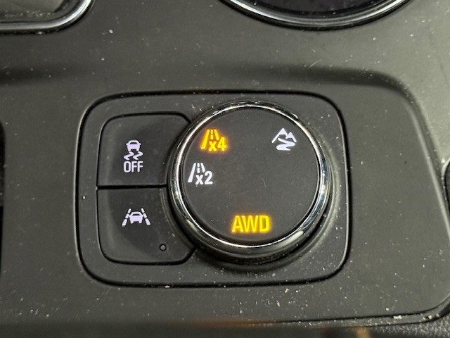 used 2021 Chevrolet Traverse car, priced at $29,417