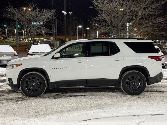 used 2021 Chevrolet Traverse car, priced at $29,417