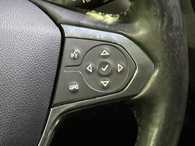 used 2021 Chevrolet Traverse car, priced at $29,417