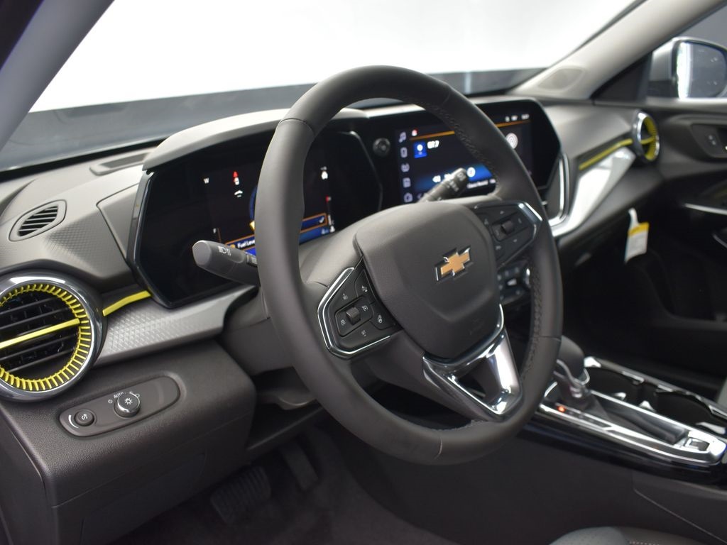 2025 Sterling Chevrolet Trax LT FWD SUV