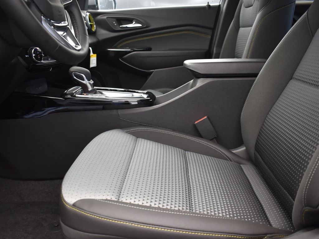 2025 Sterling Chevrolet Trax LT FWD SUV