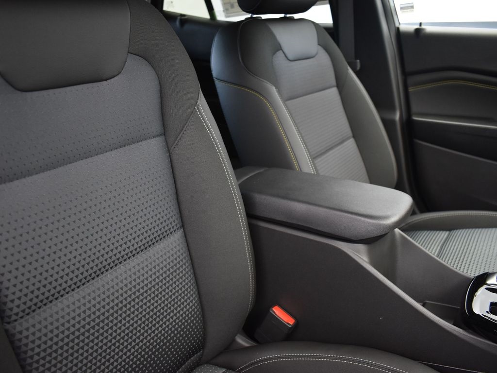 2025 Sterling Chevrolet Trax LT FWD SUV