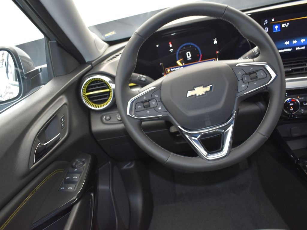 2025 Sterling Chevrolet Trax LT FWD SUV