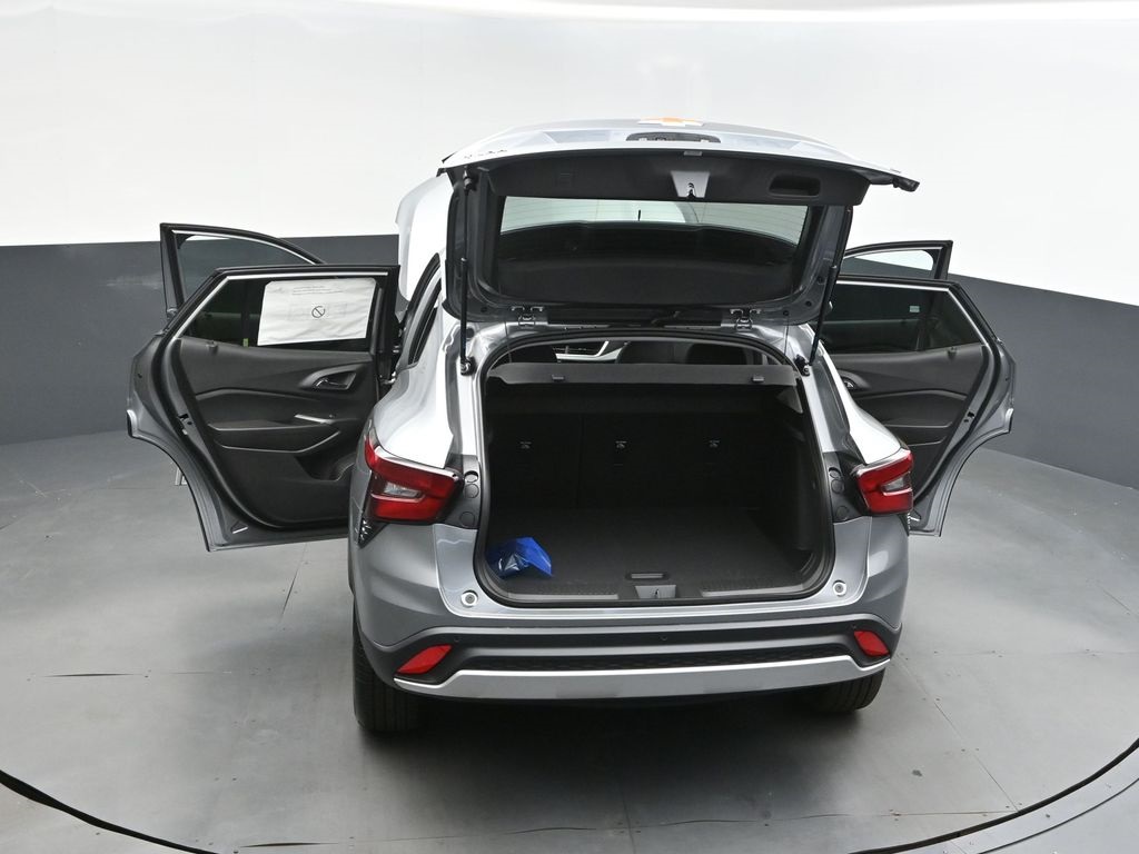 2025 Sterling Chevrolet Trax LT FWD SUV