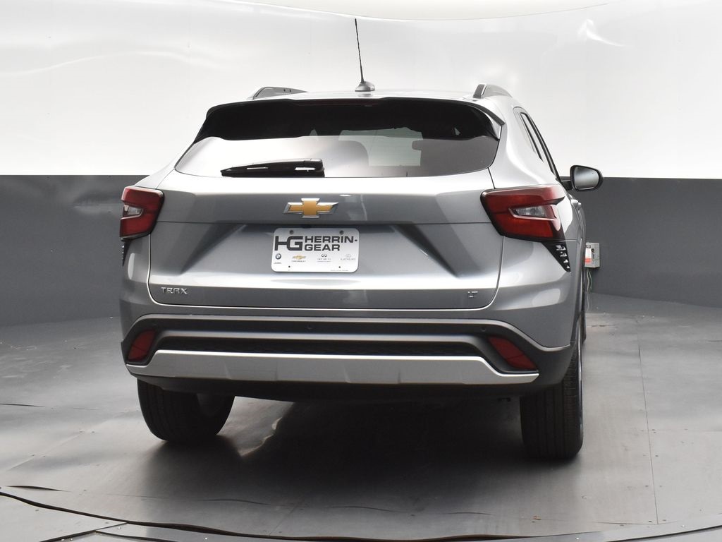 2025 Sterling Chevrolet Trax LT FWD SUV