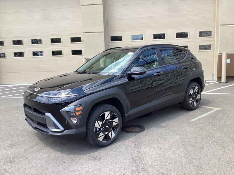 2025 Hyundai Kona SEL photo 3