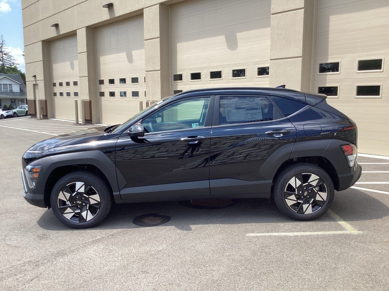 2025 Hyundai Kona SEL photo 4