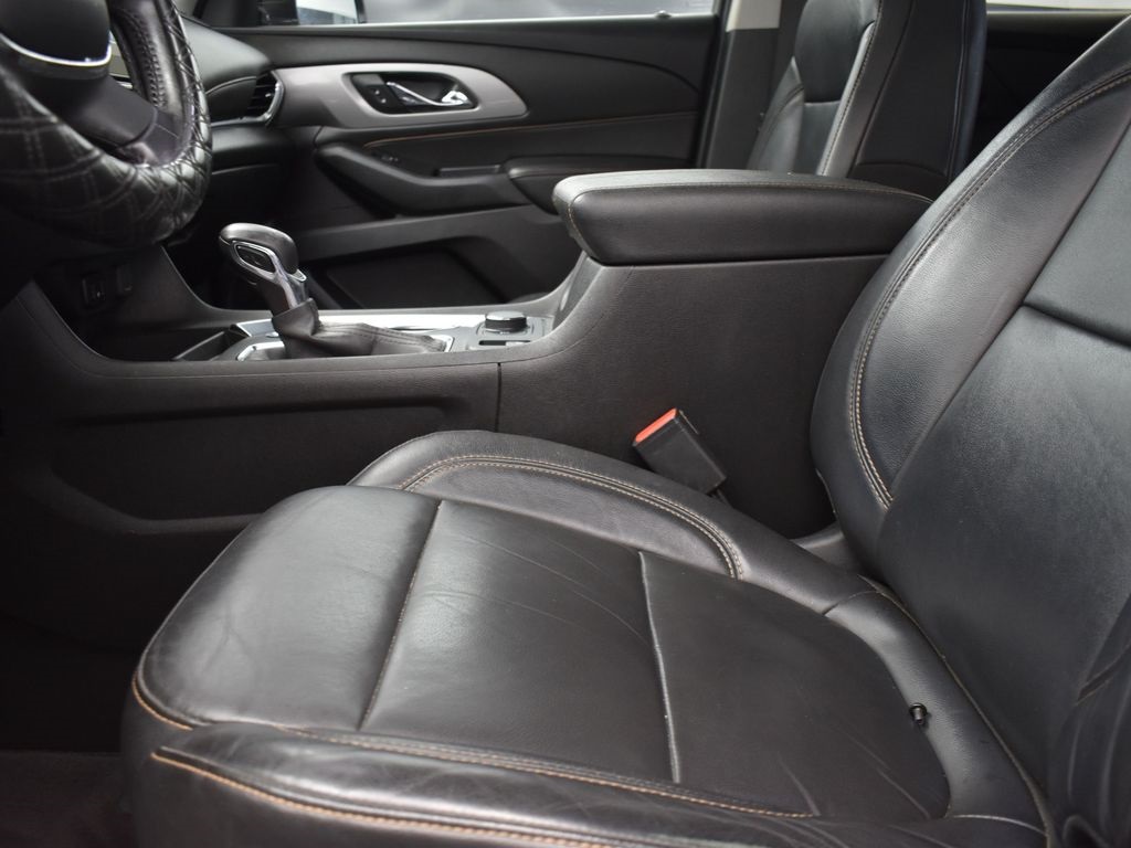 2019 Mosaic Black Metallic Chevrolet Traverse 3LT FWD SUV