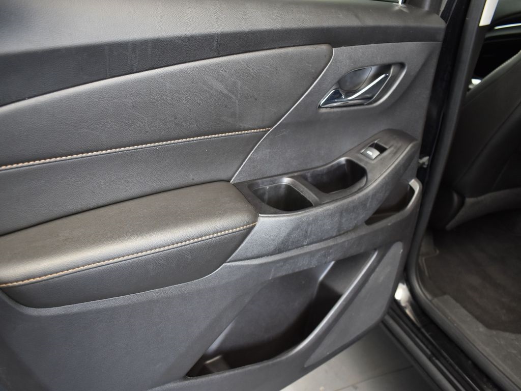 2019 Mosaic Black Metallic Chevrolet Traverse 3LT FWD SUV